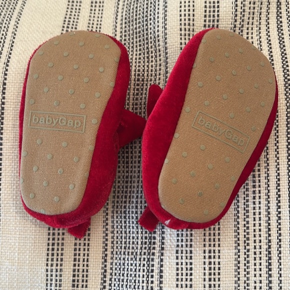 Baby Gap Red Velvet booties - Picture 3 of 3